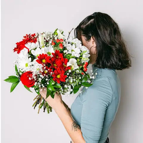 The-best-plants-and-flowers-for-your-home-delivered-Christmas-gifts Flora Queen
